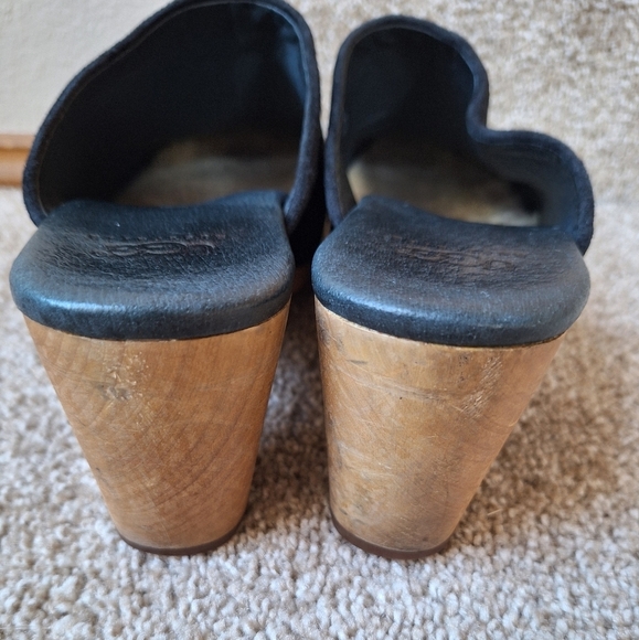 UGG Black Suede/Wood Clogs bohemian Sherpa lined winter cabin chic Womens Size 7 - Picture 4 of 9